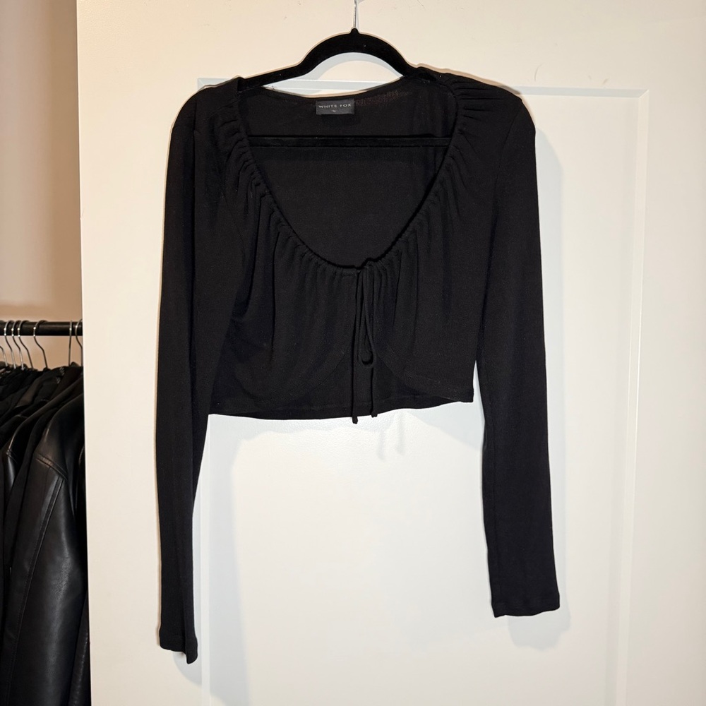 White Fox Boutique Black Ruched Long Sleeve Crop Top Women's Y2K Going Out Top
